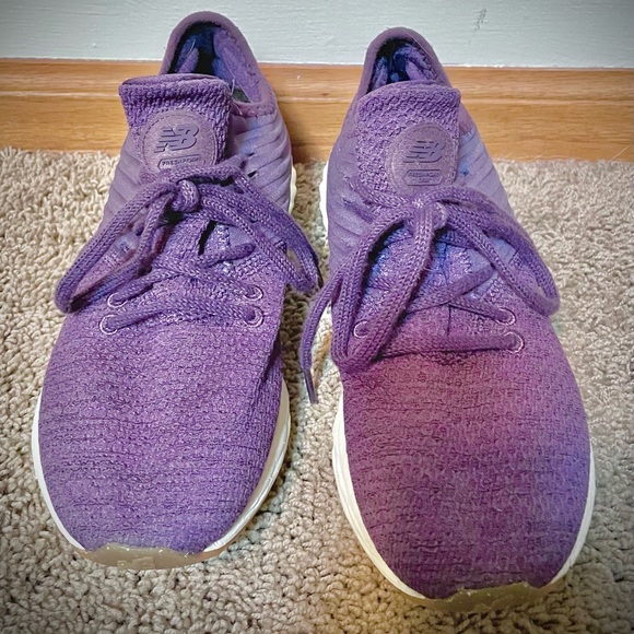 Women’s New Balance tennis shoes - Picture 2 of 4